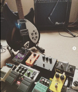 Pedalboard & Rickenbaker